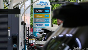Antrean Ngecas Mobil Listrik di SPKLU PLN Kini Bisa Online