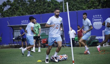 Ribuan Bobotoh Hadiri Latihan Persib di GBLA Jelang Duel Kontra Persija