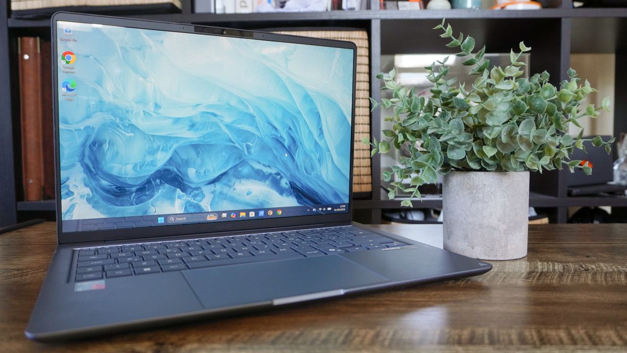 Review Asus Zenbook 14: OLED Cantik, Tapi Windows di 8GB RAM Bikin Sesak