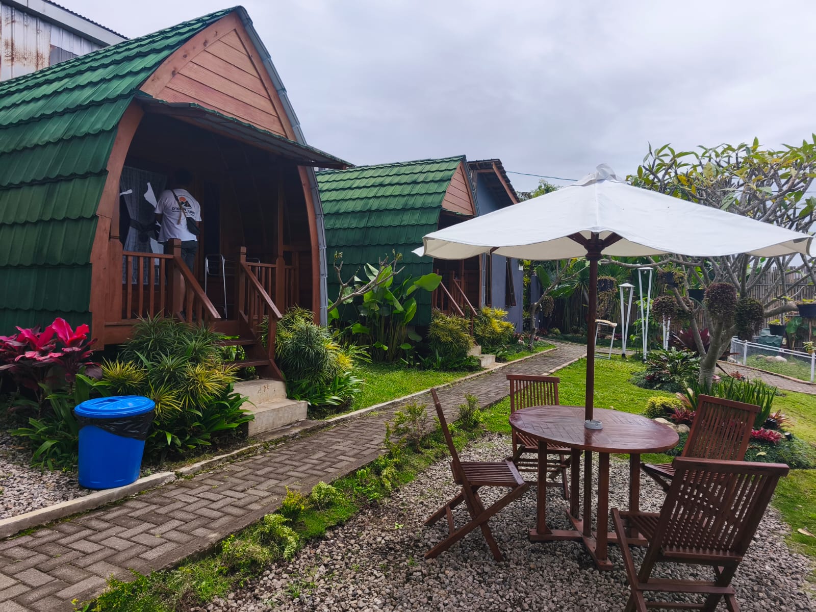 D'cottage Sabin di Desa Wisata Sumbergondo Batu, Menginap Sambil Petik Sayur