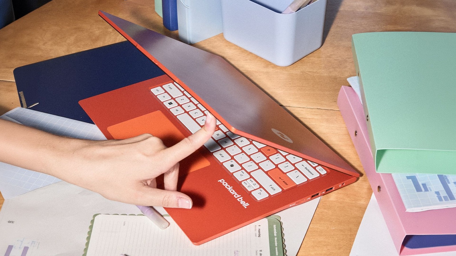 Packard Bell Bangkit di IFA 2026, Laptop DotBook Mulai €499