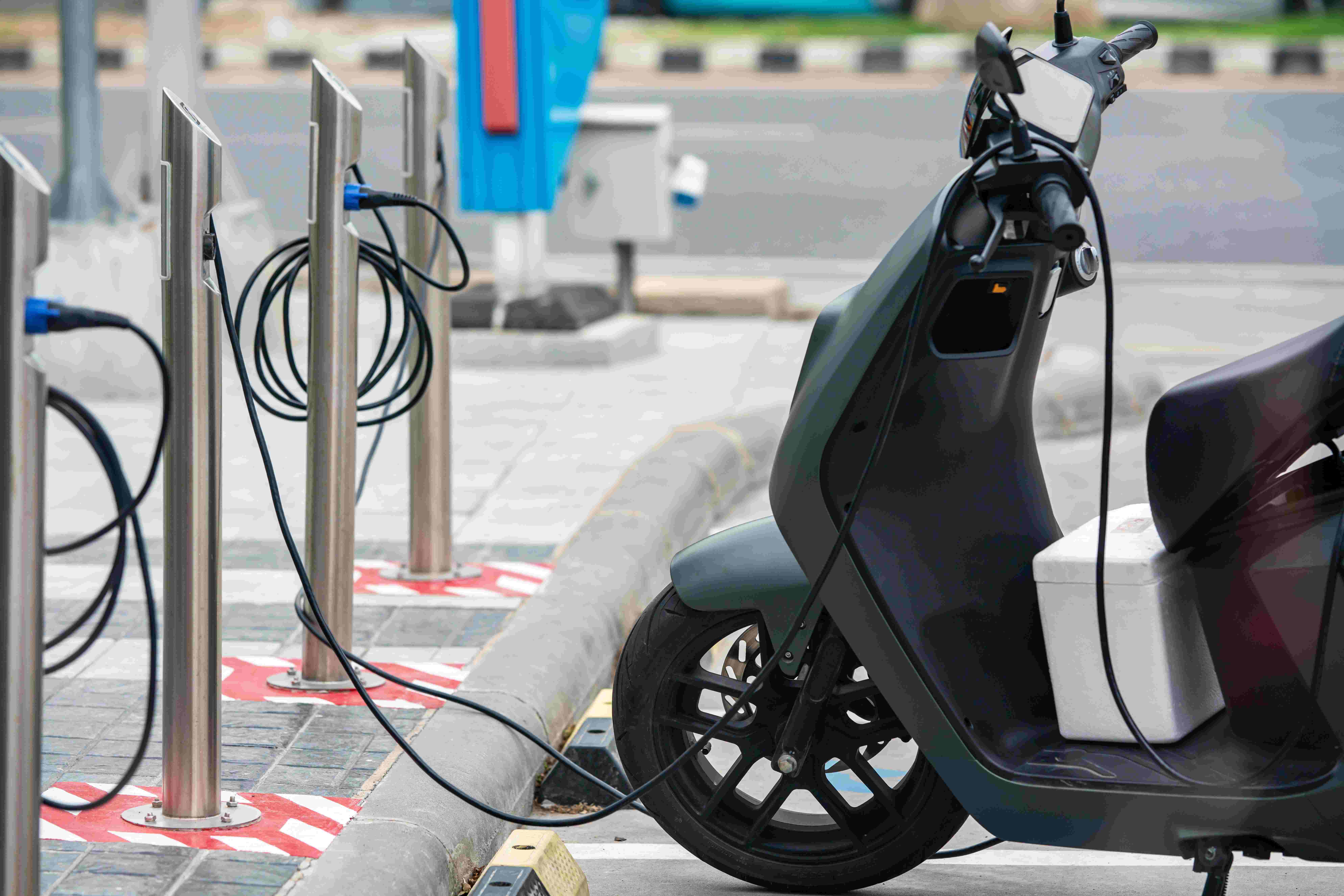 6 Motor Listrik Terbaik 2026: Murah, Canggih, dan Awet untuk Harian
