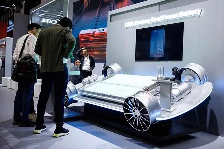 Mercedes-Benz E-Class Listrik Terlihat Uji Jalan, Tampangnya Bukan EQE Lagi