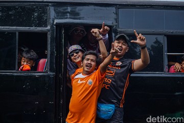The Jakmania Kembali ke GBK: Tujuh Tahun Menanti Laga Persija vs Persib