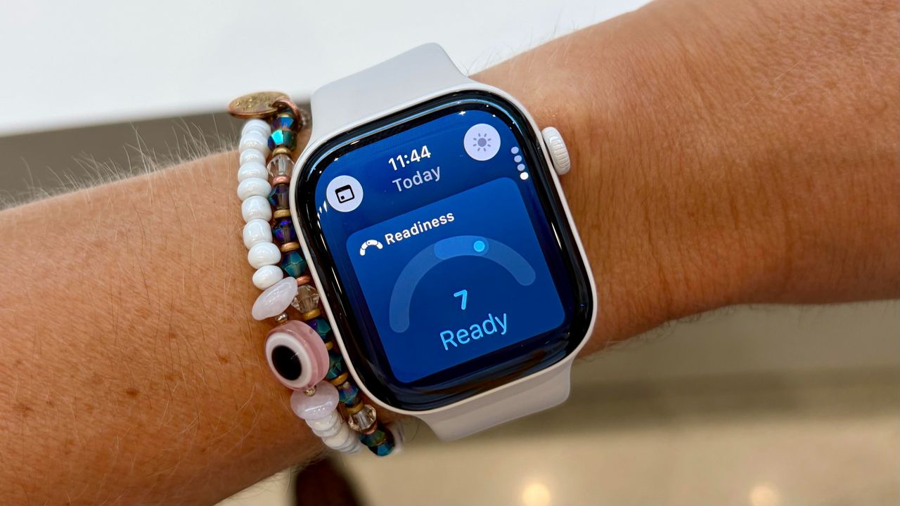 Apple Watch Series 12 vs 11: 6 Beda yang Wajib Dicek Sebelum Beli