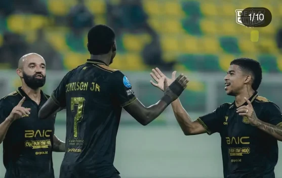Dewa United Tahan Imbang Bhayangkara FC 2-2 di Banten International Stadium, Denilson Junior Cetak Brace