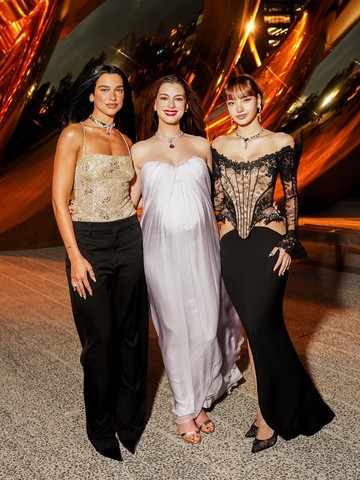 Anne Hathaway, Dua Lipa, dan Lisa BLACKPINK Hadir di Acara Bvlgari