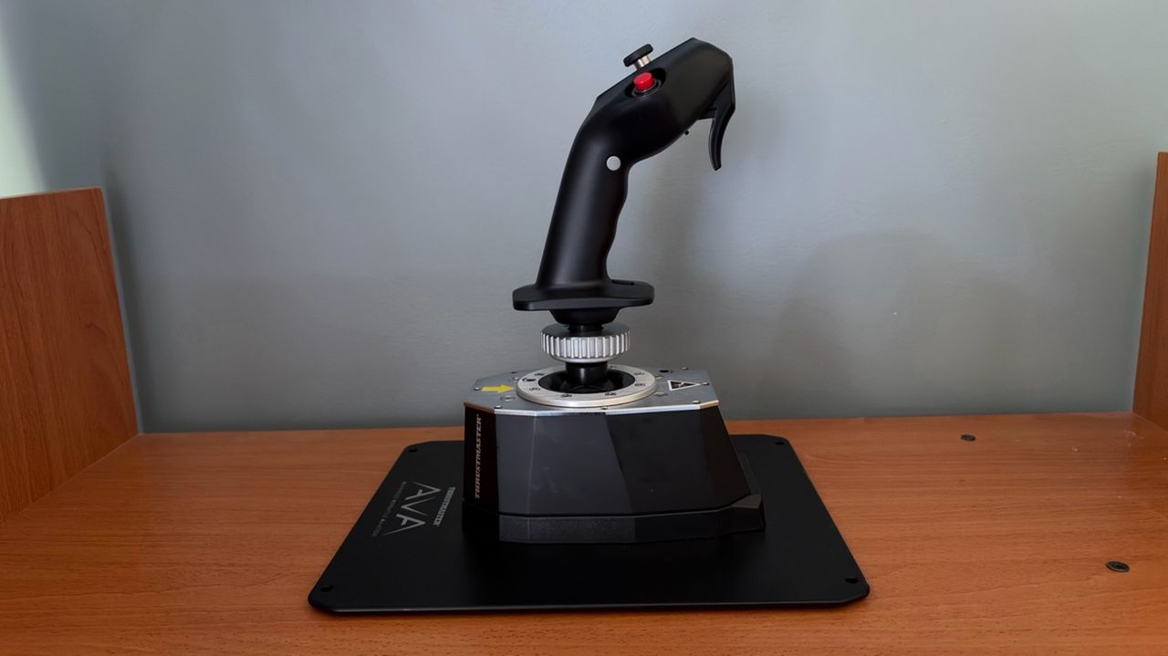 Thrustmaster Airbus Add-On Grip & AVA Base Review: Stick Airbus Premium