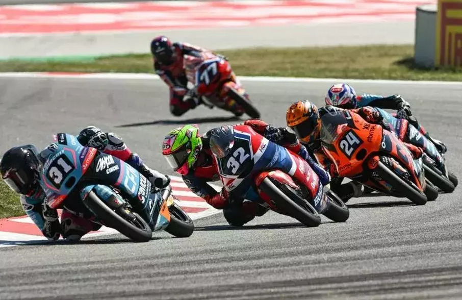 Kiandra Ramadhipa Jatuh di Lap 11, Gagal Finis Race 1 MotoGP Rookies Cup San Marino