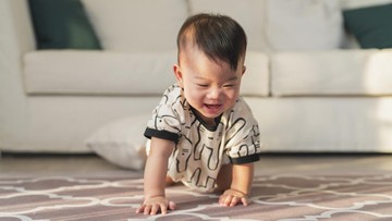 Bayi Perlu Merangkak Sebelum Berjalan: 5 Alasan dan Cara Stimulasinya