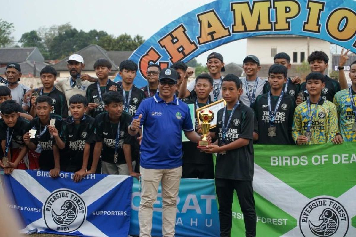 Persib Bandung Sapu Bersih Gelar Piala Soeratin Jabar U-13 dan U-15