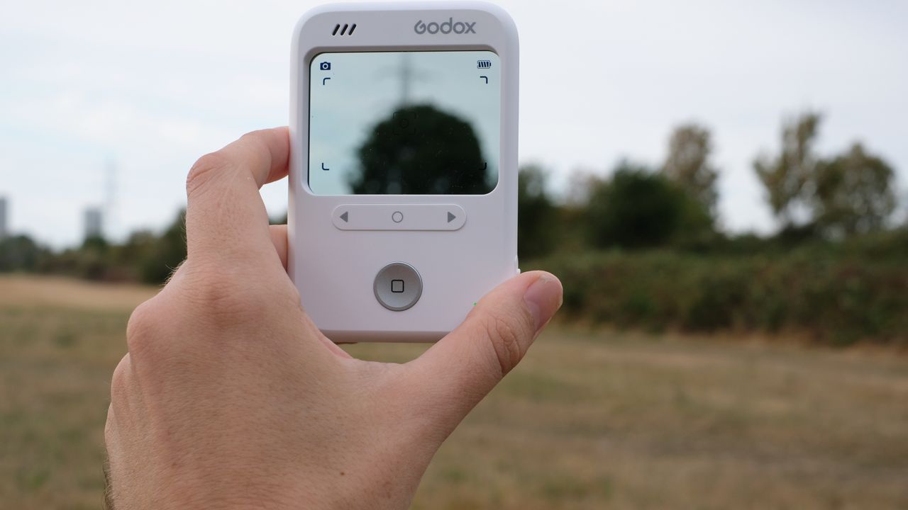 Godox C100 Resmi Dirilis, Kamera Transparan Sekaligus Light Meter USD45