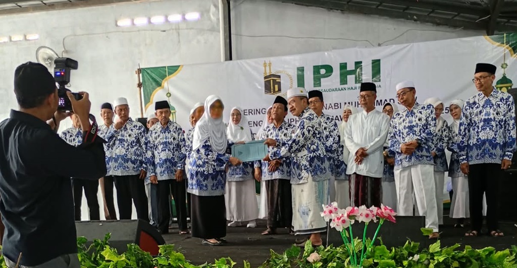 IPHI Ciawigebang Dilantik, Hj Tuti Tekankan Jaga Kemabruran Haji Sepanjang Hayat