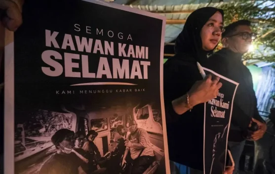 Jurnalis se-Sultra Gelar Doa Bersama untuk 5 Pewarta Foto yang Hilang Kontak di Anak Krakatau