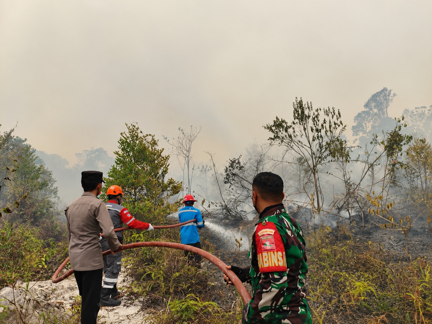 Patroli Pagi Polsek Rungan Temukan Titik Api di Luwuk Langkuas, Satu Hektare Lahan Pinggir Jalan Terbakar