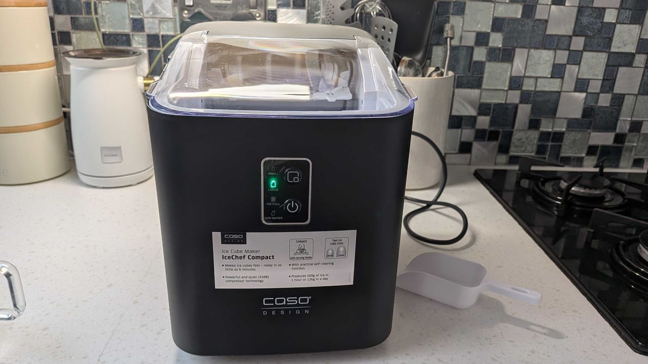CASO IceChef Compact Cetak Es Batu dalam 6 Menit, Dibanderol Rp 1,1 Juta