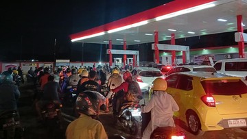 Pertamina Buka 25 SPBU 24 Jam di Makassar, Antrean BBM Dikejar