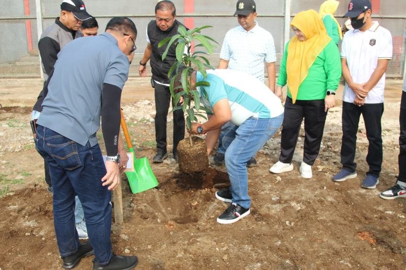 Kepala Rutan Palembang Aris Supriyadi Ikut Tanam Pohon di Lapas Pagar Alam, Kepala UPT Pemasyarakatan se-Sumsel Turun Bersama