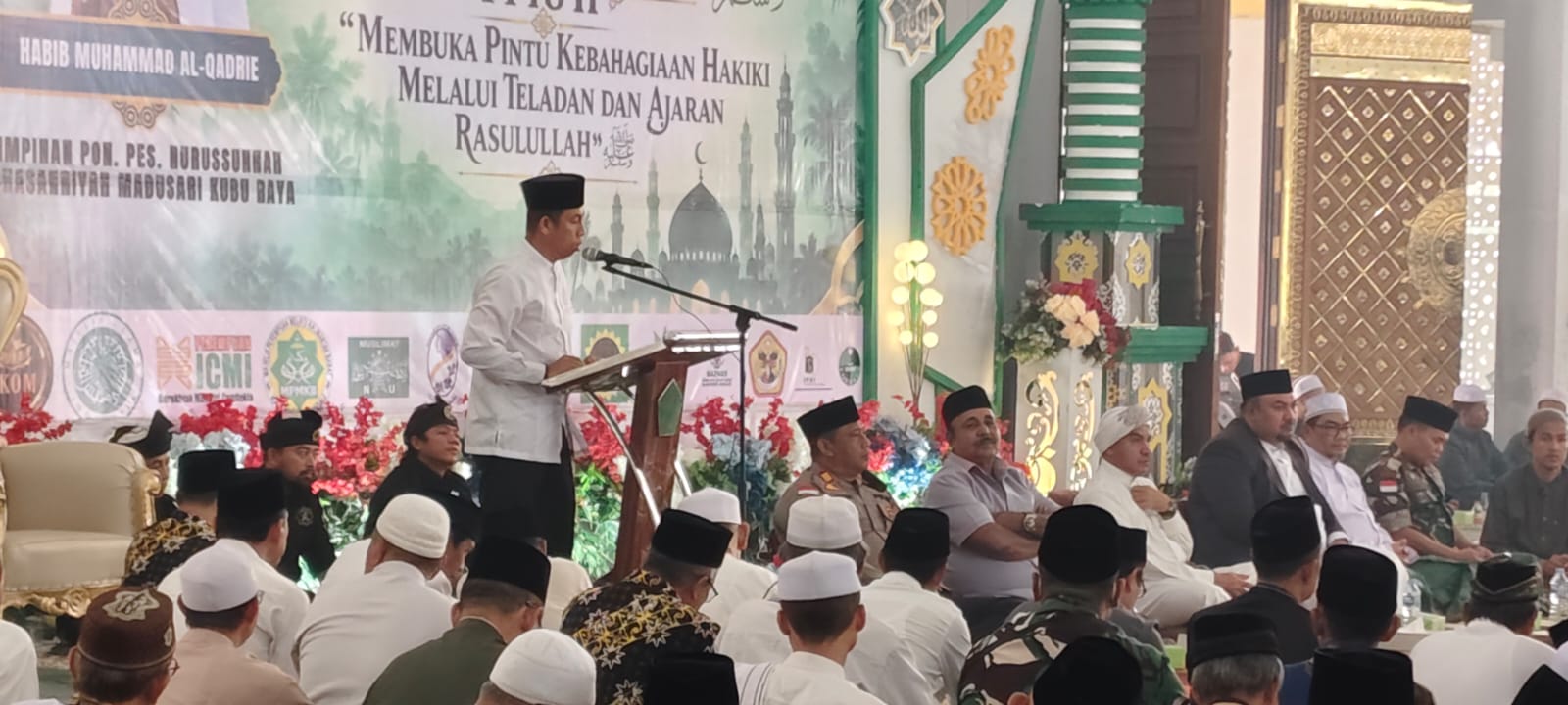 Ribuan Warga Sanggau Padati Masjid Agung Al-Muawanah di Tablig Akbar Penutup Maulid Nabi