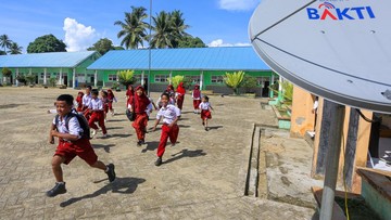 Komdigi Klaim 98,9% Wilayah Berpopulasi RI Terjangkau Internet