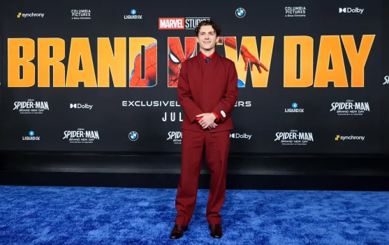 Tom Holland Tembus Rp15,5 Miliar Dolar Box Office Dunia, Geser Zoë Saldaña