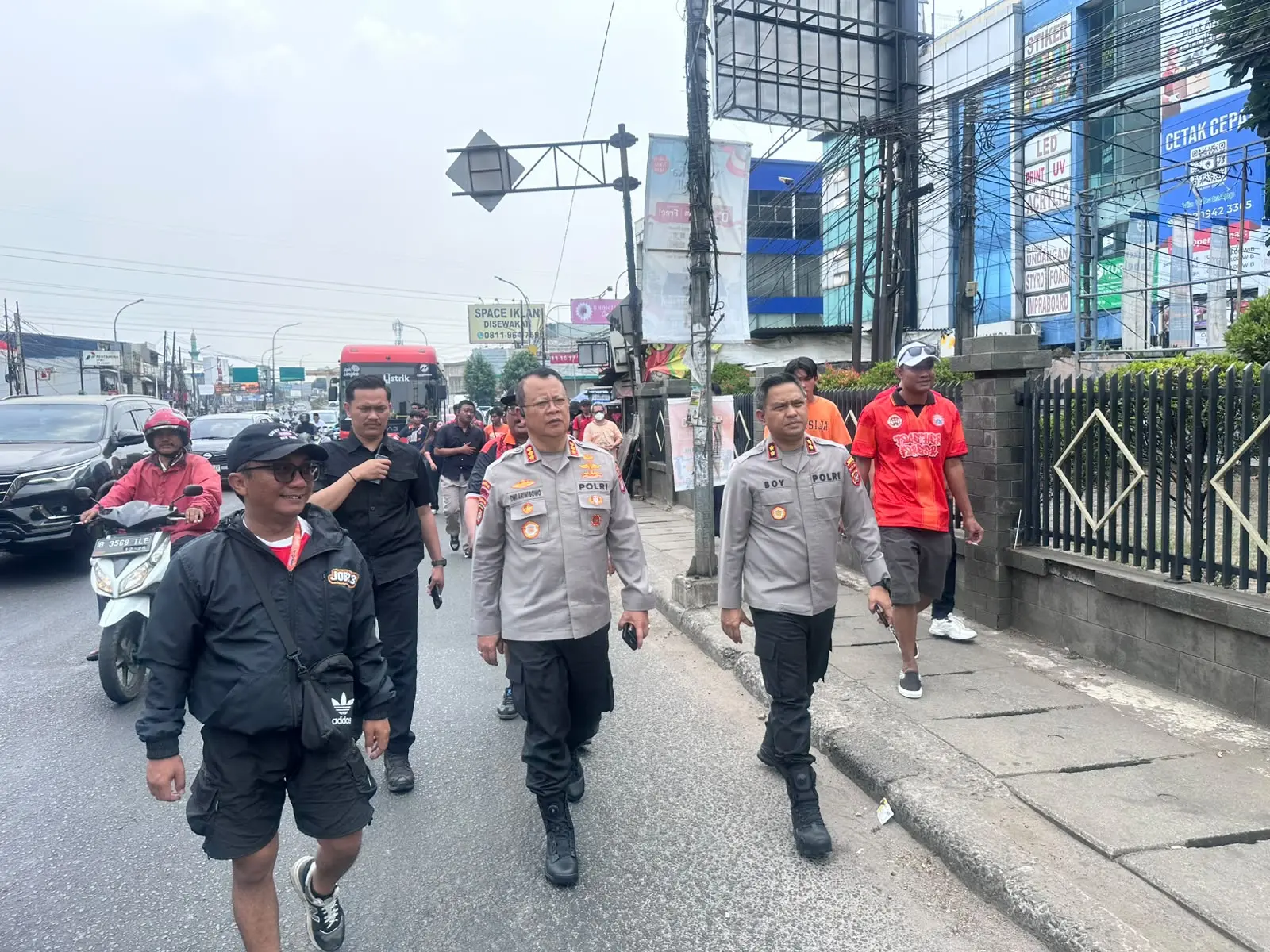 Polres Tangsel Kawal 8 Bus Suporter Persija ke SUGBK, Pastikan Perjalanan Aman