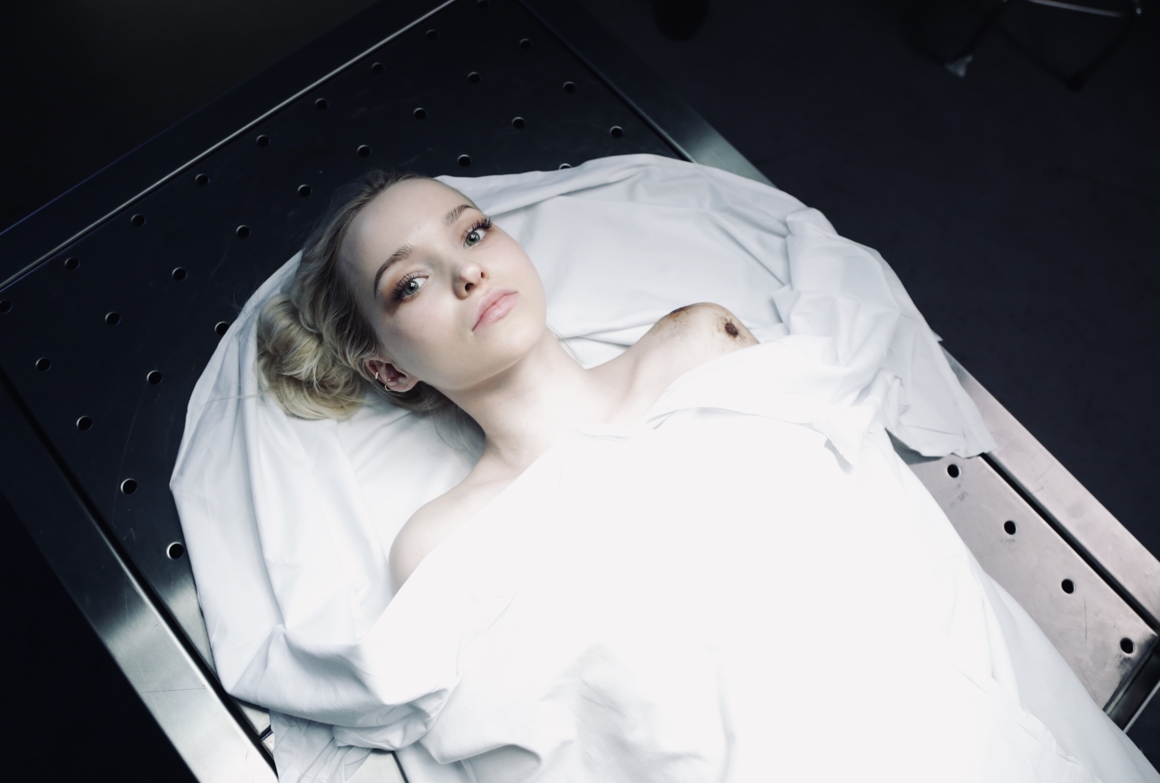 Dove Cameron dan RJ Mitte Bintangi Thriller Cassi, Dipasarkan di TIFF 2025