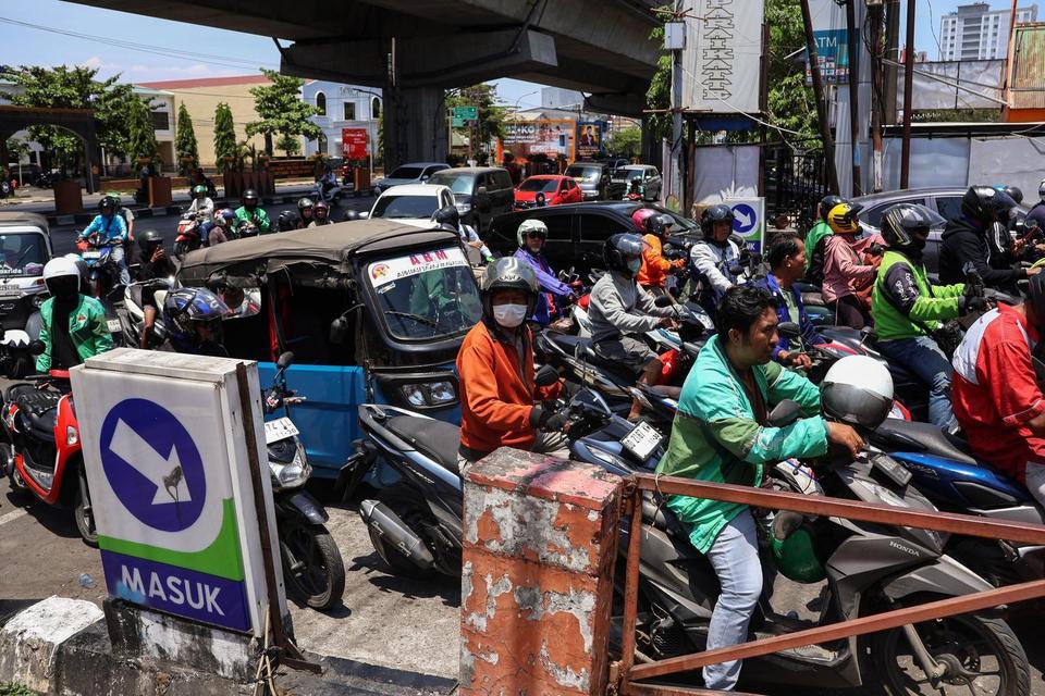 Antrean BBM di Makassar Masih Panjang, BPH Migas Jamin Stok Aman
