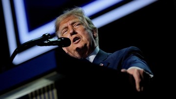 Trump Perintahkan Tinjauan Status Perlindungan Serigala Abu-Abu dan Meksiko