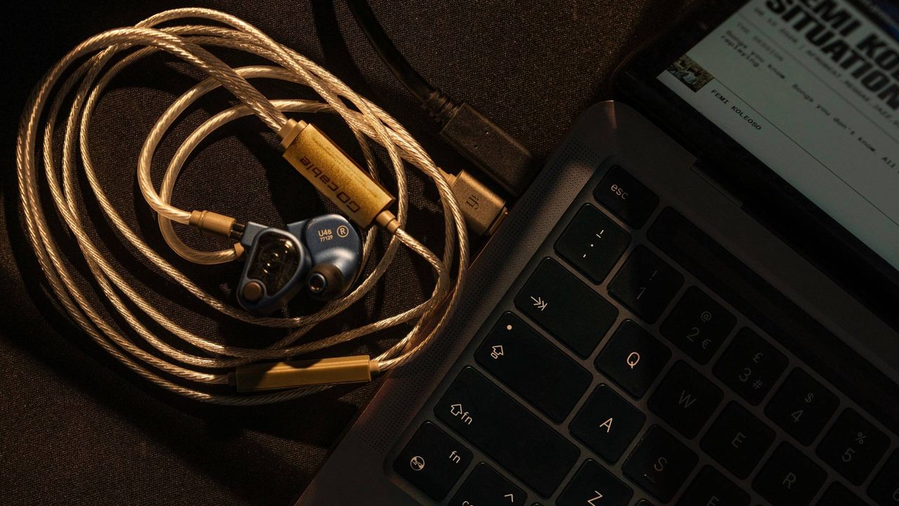 iFi Go Cable USB-C, DAC Amp 32-bit Rp 1,3 Juta untuk IEM