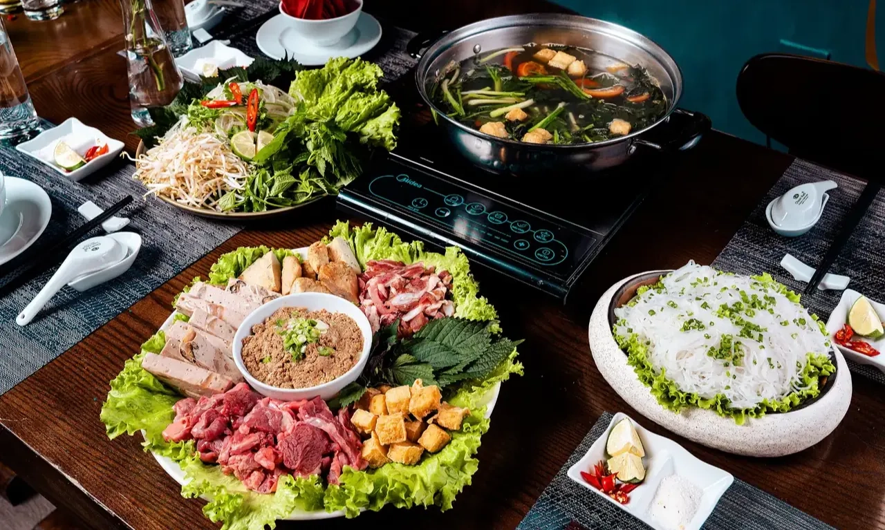 Kuliner Wajib Coba di China, dari Bebek Peking hingga Tanghulu