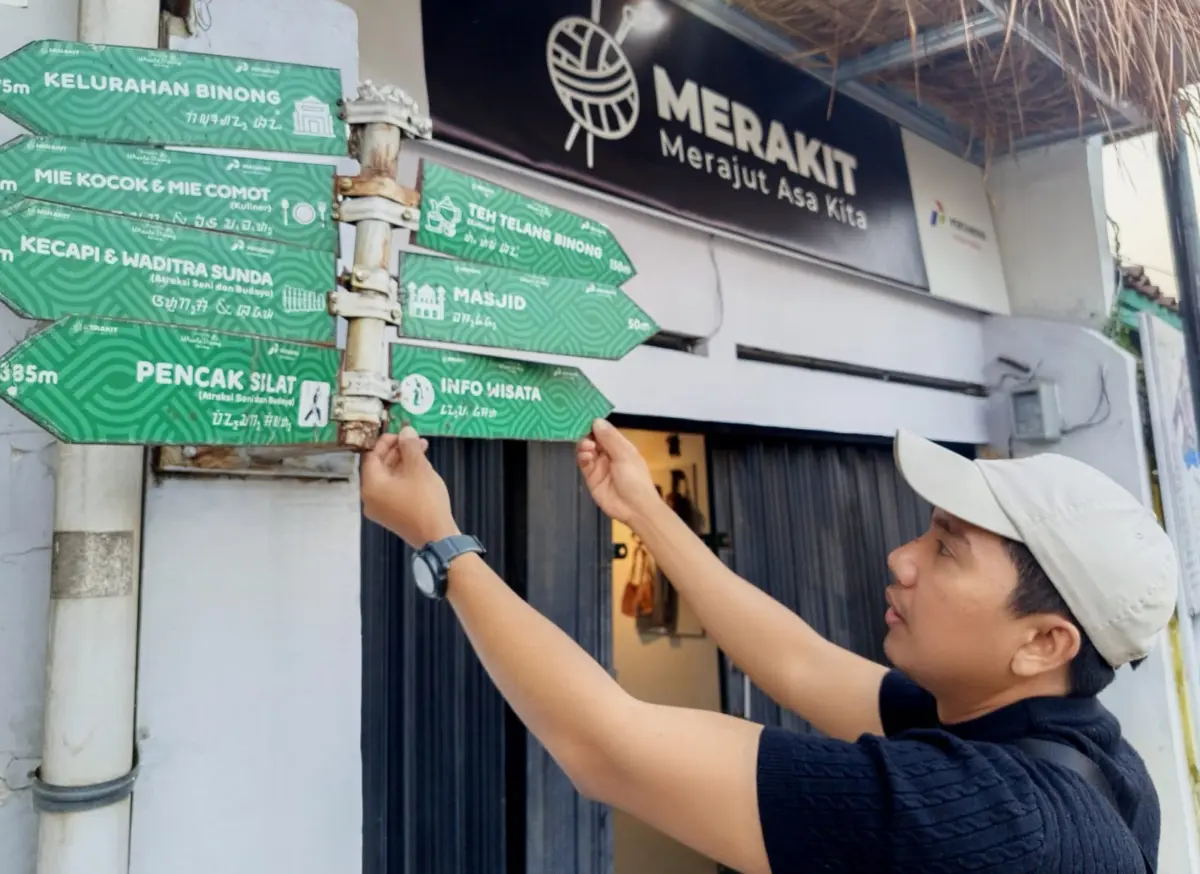 Kampung Rajut Binong Jadi Ikon Wisata Ramah Muslim Jawa Barat