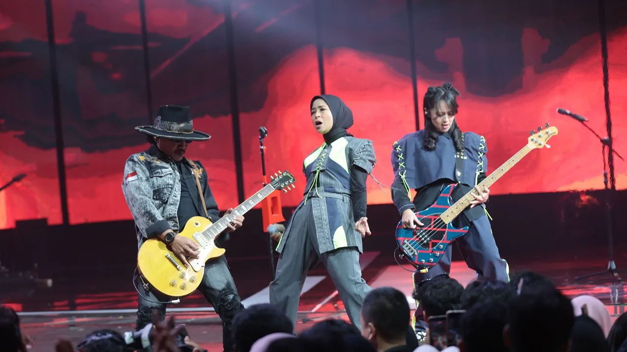 Konser Kotak di Kota Tua Dihentikan, Tantri Batuk dan Sesak Diduga Gas Menyengat
