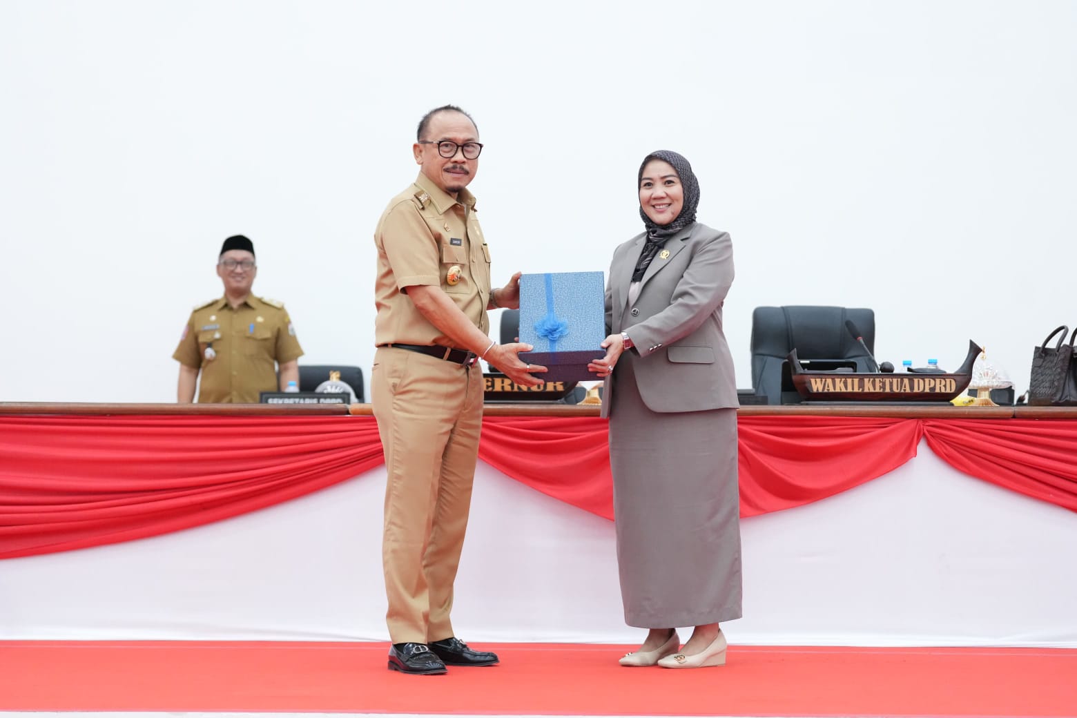 Gubernur Sulbar Serahkan Ranperda APBD Perubahan 2026, Tambahan Pusat Rp81 Miliar Menyusut Jadi Rp59 Miliar Usai Koreksi PAD