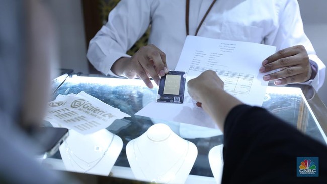 Harga Emas Antam Turun Rp 2.000 ke Rp 2,64 Juta per Gram di Pegadaian