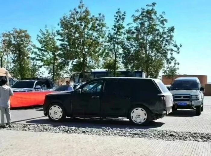 Yangwang BYD Uji Sedan Mewah Baru, Incar Segmen Rolls-Royce