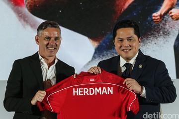 Erick Thohir Minta Maaf ke John Herdman soal Target Lolos Piala Dunia
