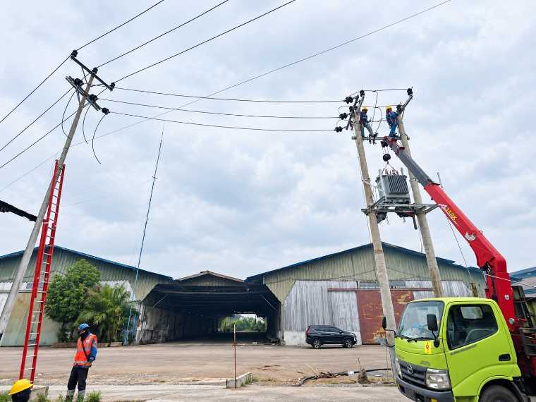 PLN Pontianak Pasok Listrik 197 kVA ke Fasilitas Air Bersih Kubu Raya, Dukung Produksi 180 Ton per Hari
