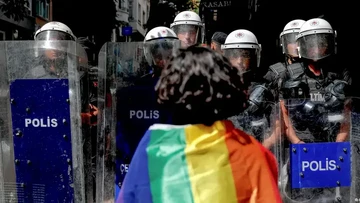 Turki Gerebek Aktivis LGBTQ+, 162 Tersangka dan 100 Akun Diblokir
