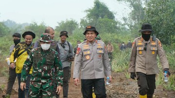 Karhutla Inhu: 100 dari 150 Hektare Berhasil Dipadamkan, Kapolda Riau dan Pangdam XIX Turun Cek Lokasi