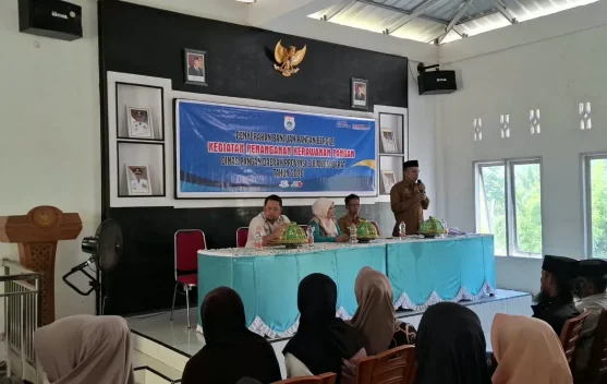 Dinas Pangan Sulbar Salurkan Paket Bergizi ke 150 KK Miskin Ekstrem di Pamboang Majene