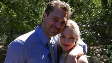 Amanda Seyfried dan Thomas Sadoski Cerai Setelah 9 Tahun Menikah