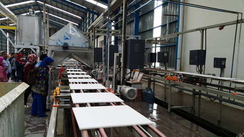 Pasokan Gas PGN Dipangkas 78%, Industri Keramik dan Kaca Ancam Kurangi Produksi