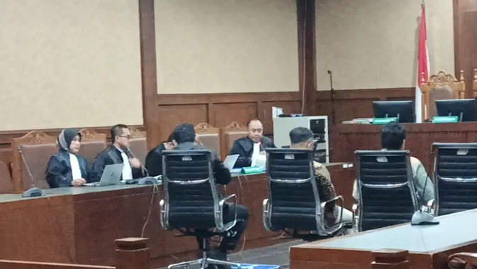 Saksi Kasus Bea Cukai Menangis di Sidang, Mengaku Diminta Pasang Badan