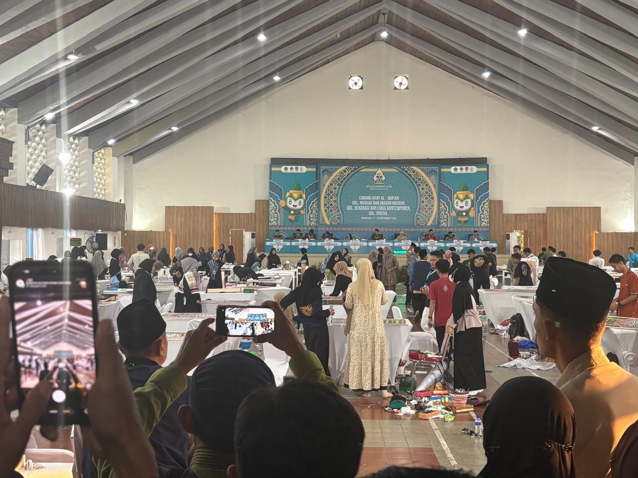 Ari Saputra Ramadhani ke Final Kaligrafi Digital MTQ Nasional XXXI, Sumbar Panen 4 Harapan di Semarang