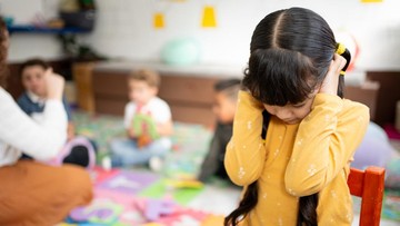 Pertemanan Toxic pada Anak Sekolah: 5 Cara Ibu Mengenalkannya