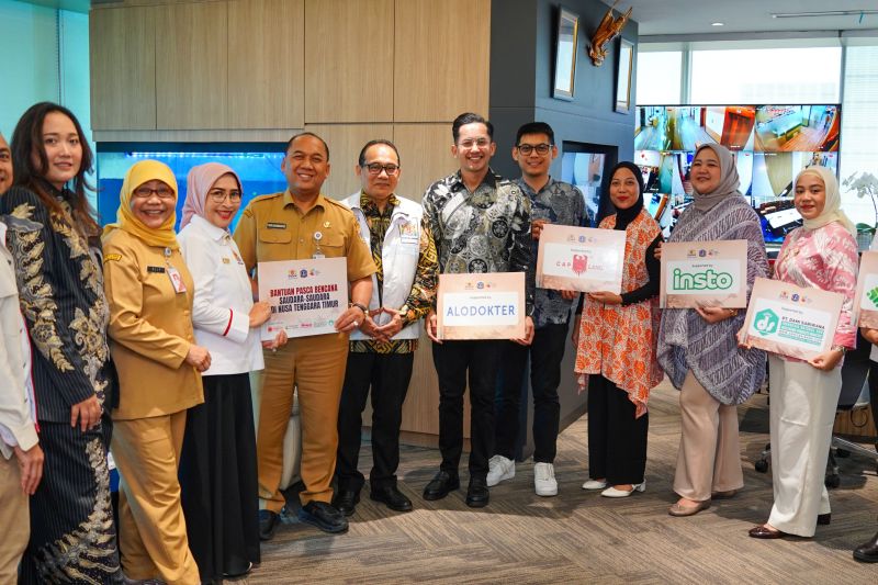KADIN DKI Serahkan Bantuan Kemanusiaan untuk Penyintas Gempa NTT