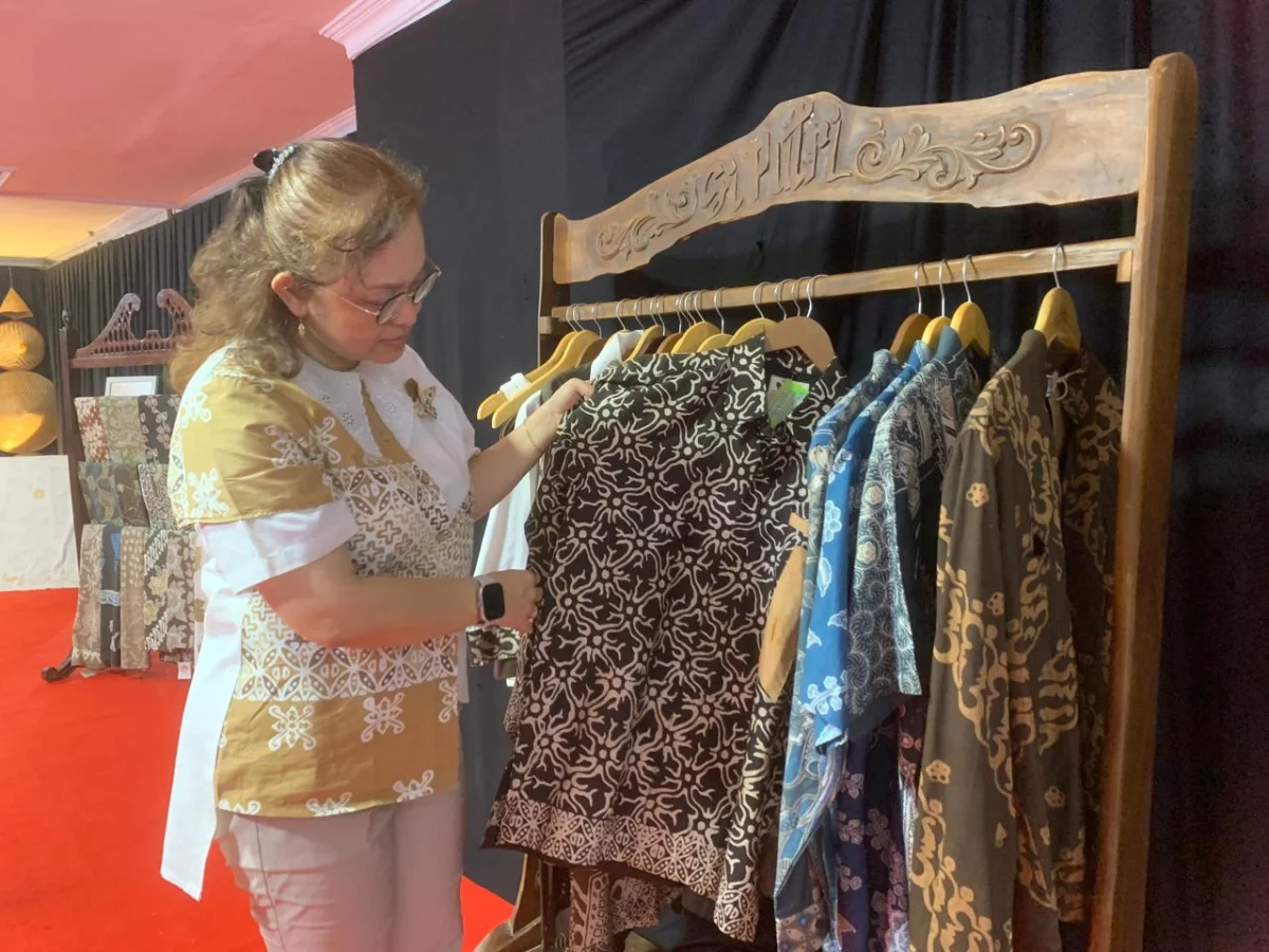 Kafilah MTQ Nasional XXXI di Semarang Kepincut Batik Pewarna Alam Malon Gunungpati