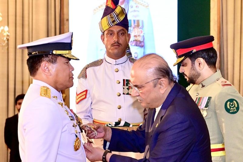 KSAL Muhammad Ali Terima Bintang Kehormatan Nishan-e-Imtiaz dari Presiden Pakistan