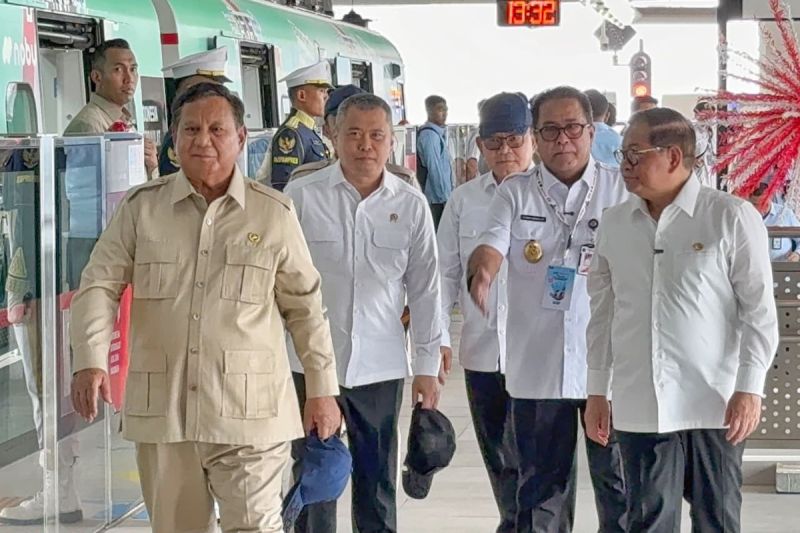 Prabowo Resmikan LRT Kelapa Gading–Manggarai, Kini Bisa Pindah Moda di Manggarai